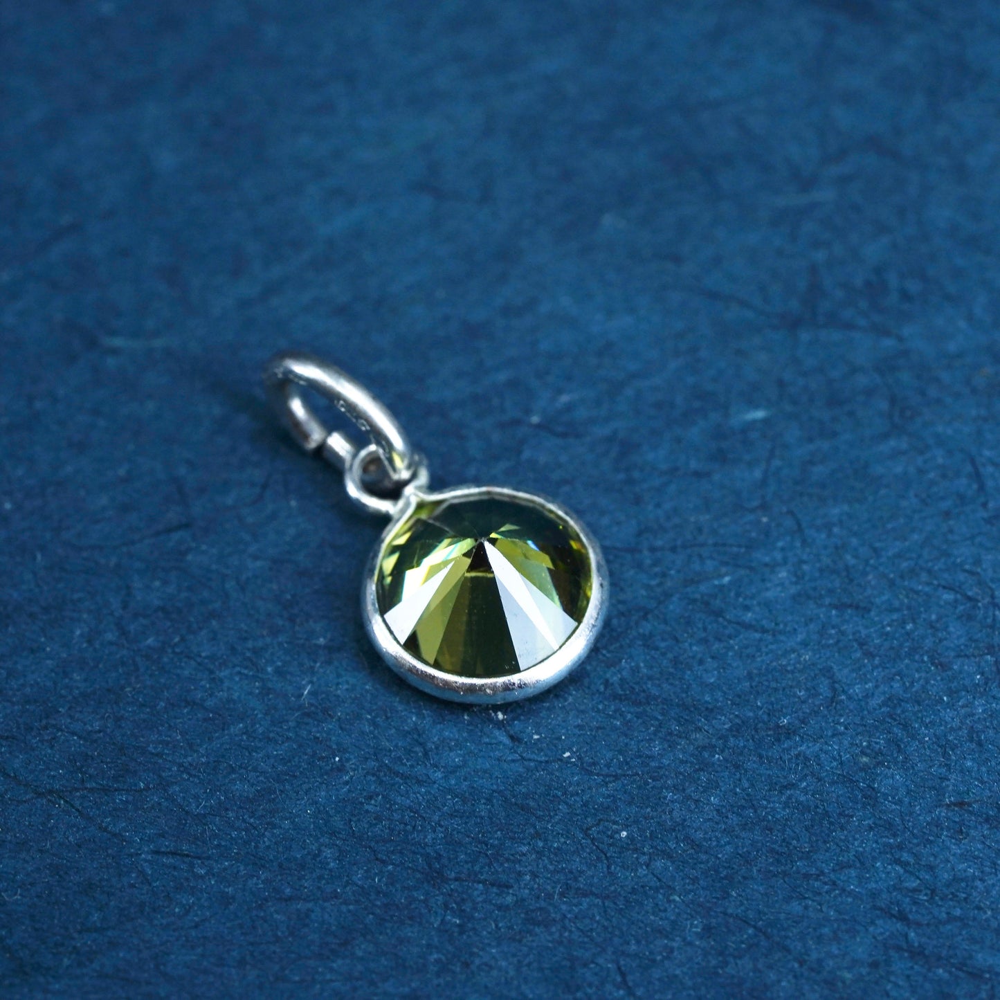 Vintage Sterling silver handmade pendant, 925 circle with peridot