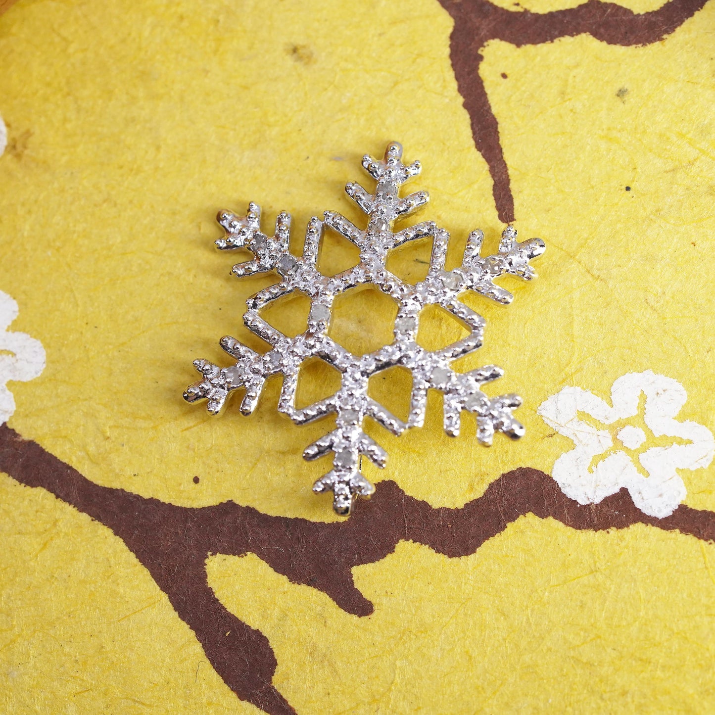 Vintage sterling 925 silver snowflake charm pendant with cluster diamond