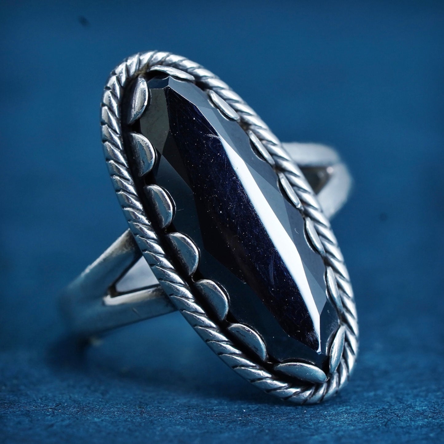 Size 8, vintage bell trading post Sterling 925 silver ring, Native American