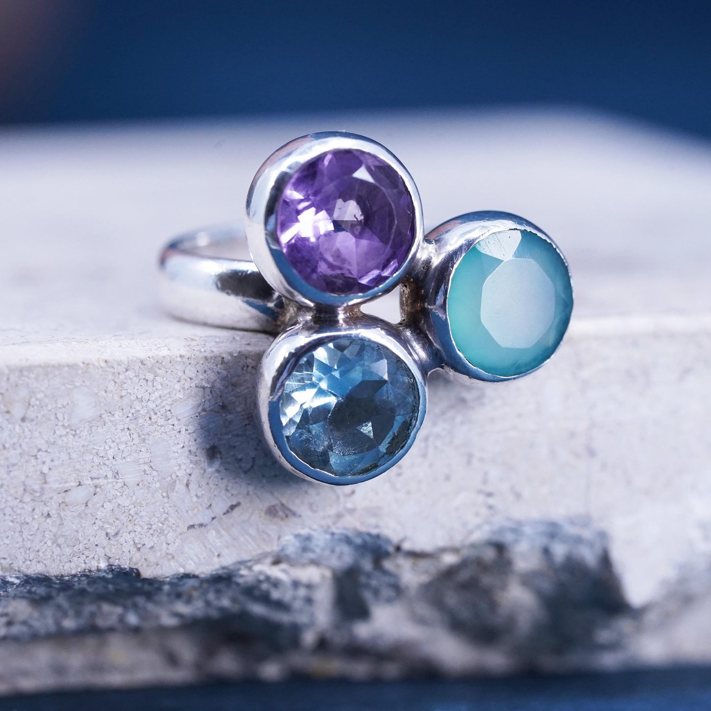 Size 7.5, vintage sterling 925 silver handmade ring w/ amethyst blue topaz jade