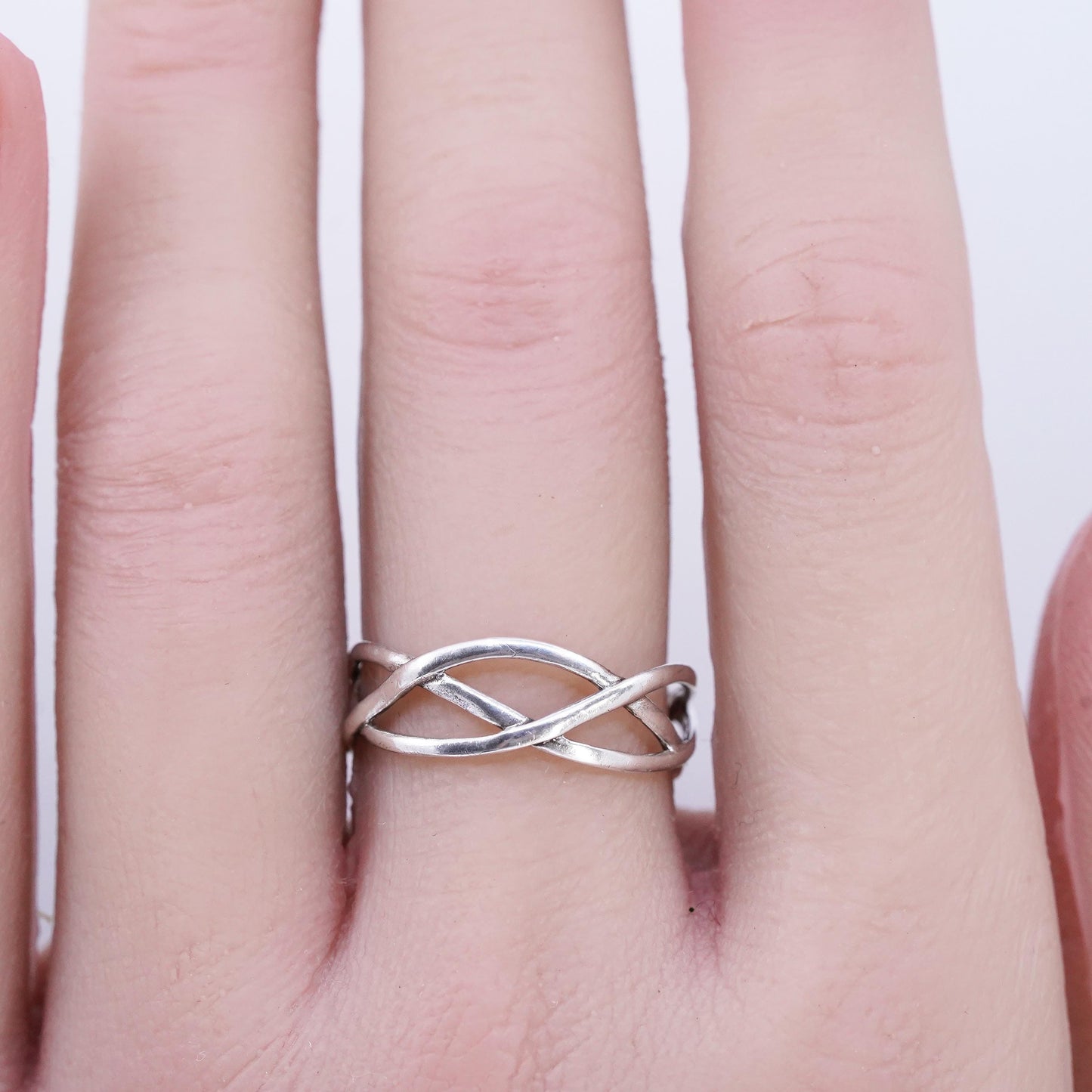 Size 7.5 VTG southwestern Sterling 925 silver ring, woven braided textured band
