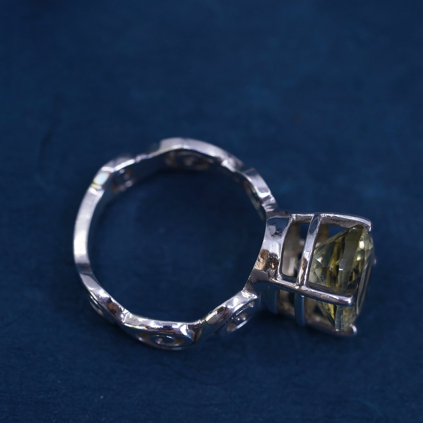 Size 6.5, vintage Sterling 925 silver handmade ring with oval citrine