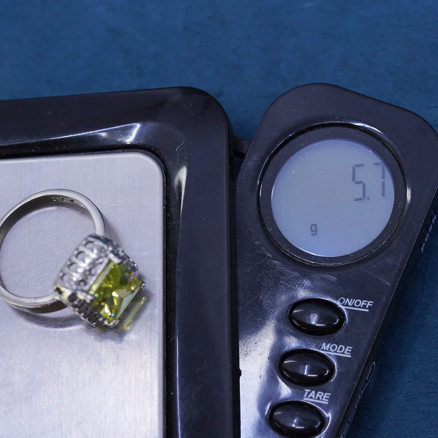 Size 7.25, VTG Sterling silver handmade ring, 925 cocktail ring with peridot