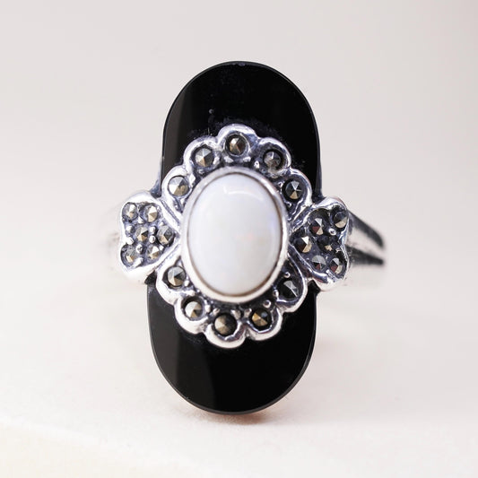 Size 7, vintage Sterling 925 silver oval ring onyx mother of pearl marcasite