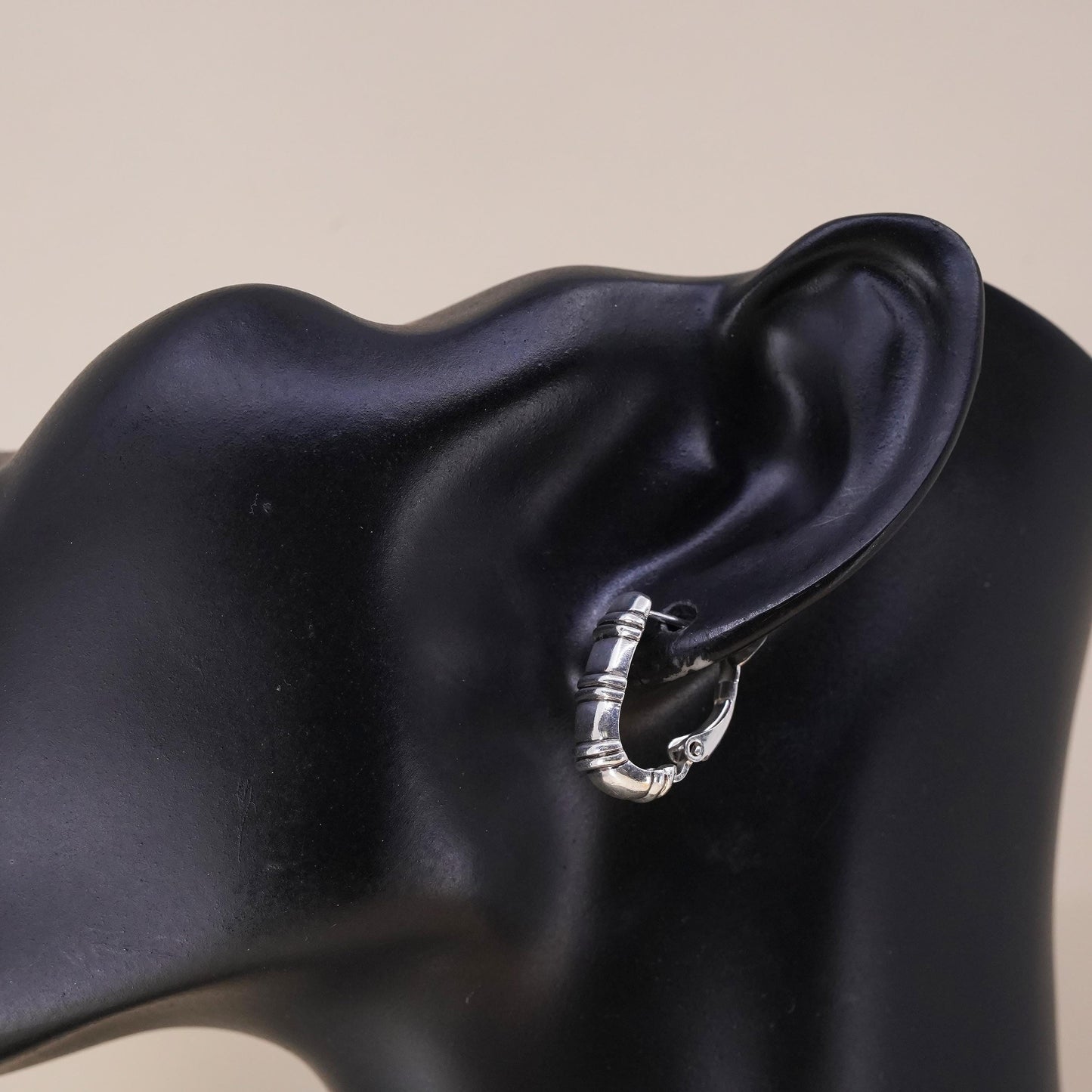 Vintage handmade single earring. Sterling 925 silver ribbed stud
