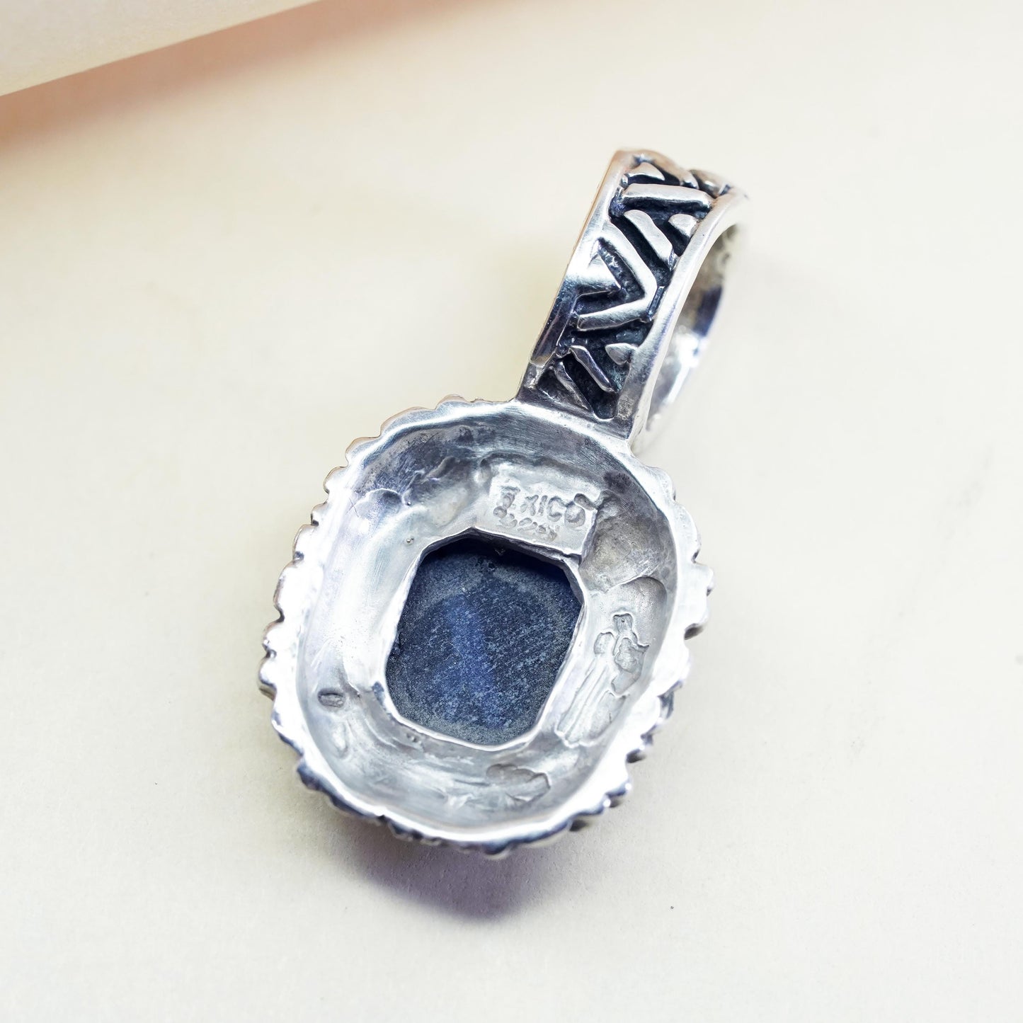 Vintage sterling 925 silver handmade textured pendant with sodalite