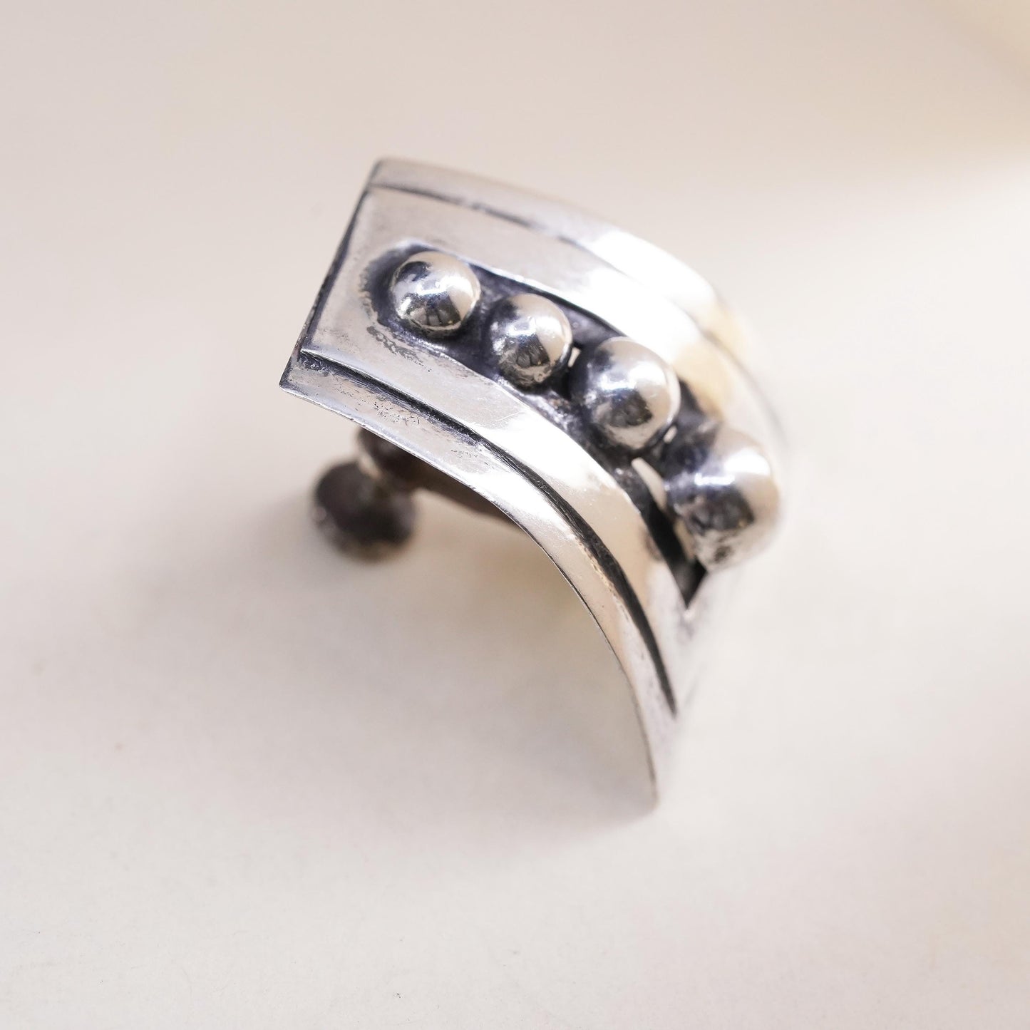 VTG southwestern sterling silver handmade single earring, 925 beaded screw back