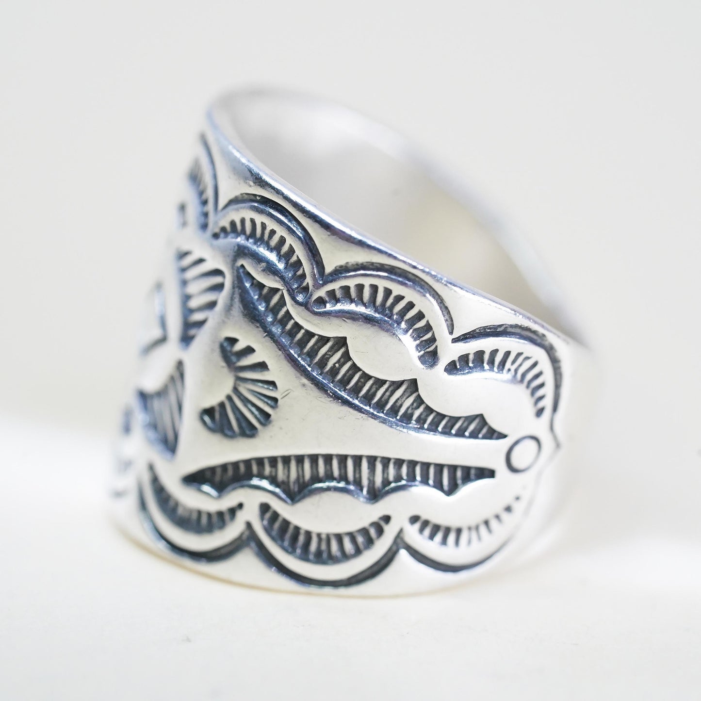 Size 8, Native American Carolyn Pollack Relios band, 925 sterling silver ring