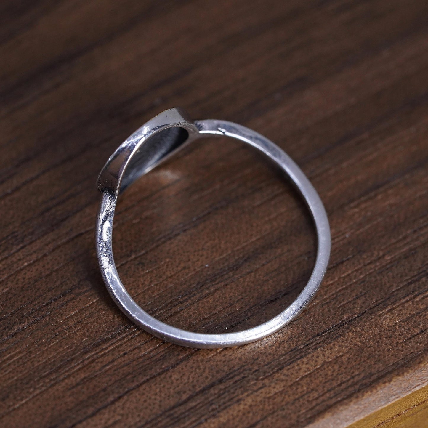 Size 6.75, vintage Sterling silver ring, 925 mountain landscape stackable ring
