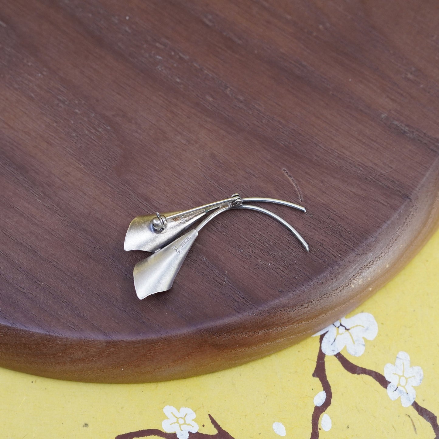 Vintage handmade sterling 925 silver lily flower shaped pin brooch