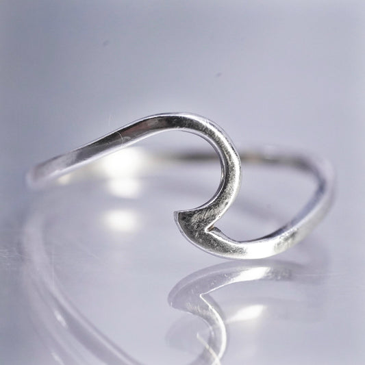 Size 7.75, vintage southwestern Sterling 925 silver thin ring, wavy wave band