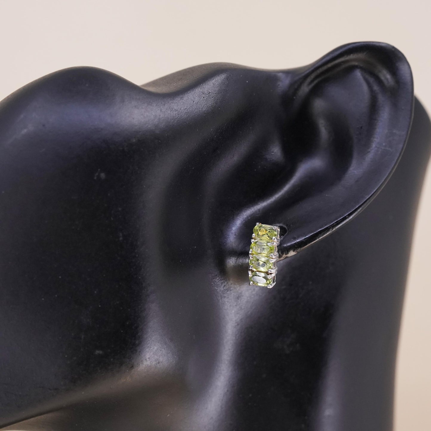 Vintage Sterling 925 silver handmade stud with peridot, single earring