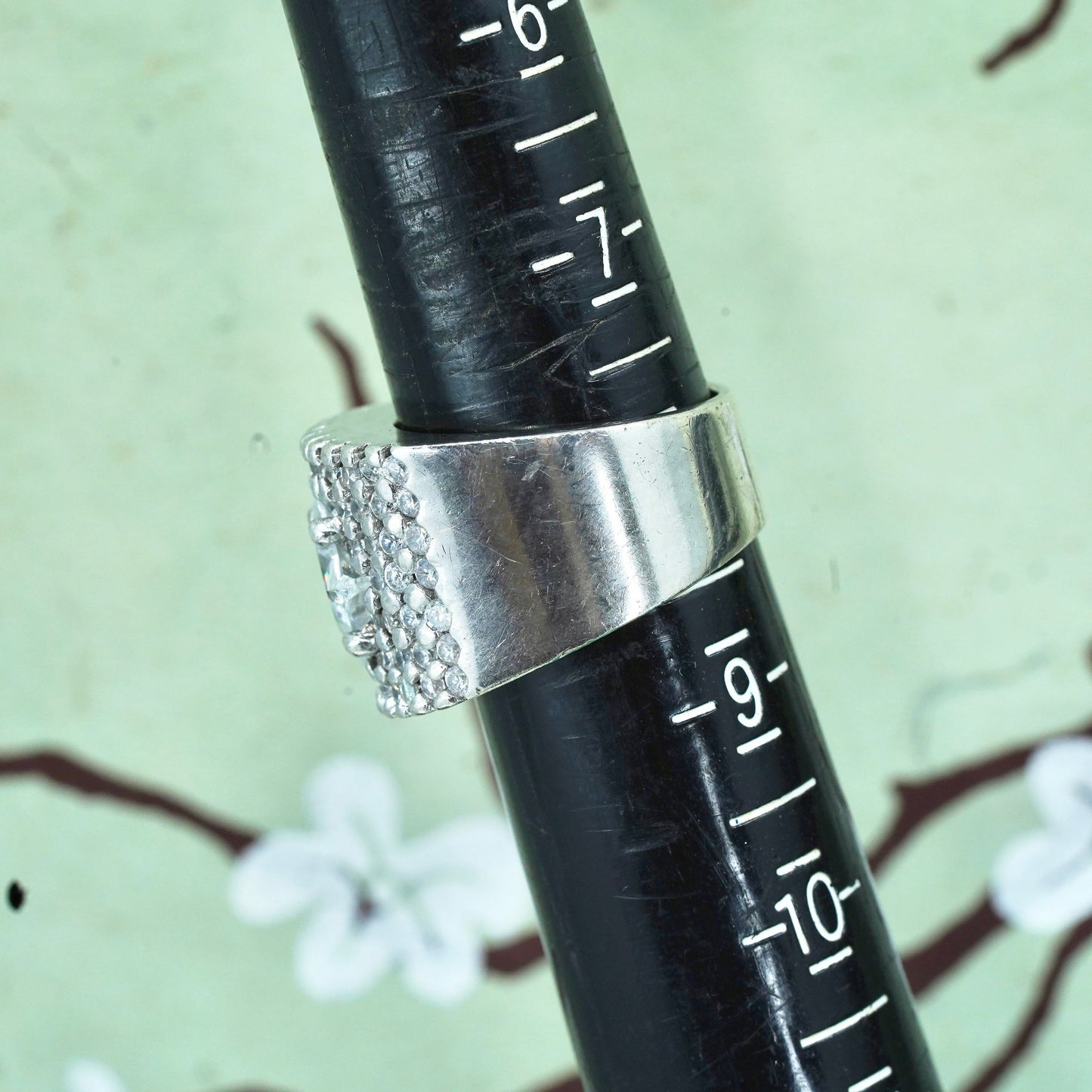 Size 8, vintage Sterling 925 silver statement ring with CZ cluster