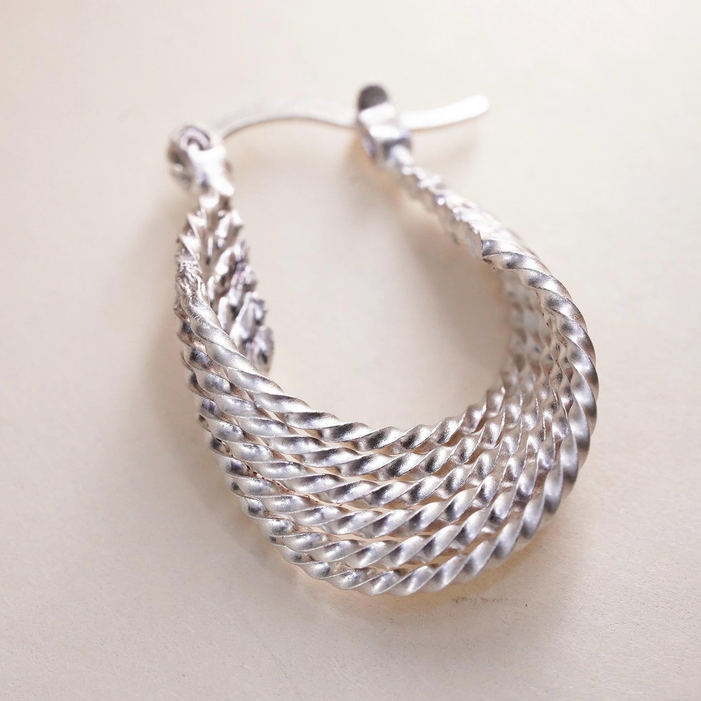 1", Vintage sterling silver loop single earring, fashion ribbed twisted hoop