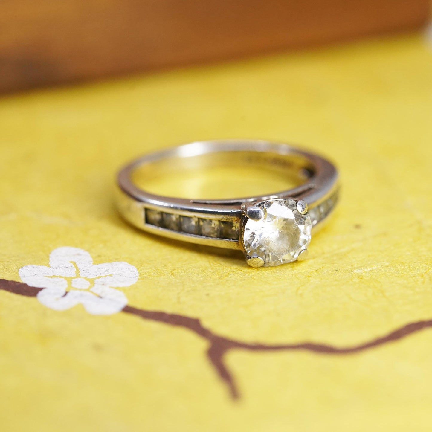 Size 7, vintage Sterling silver 925 engagement ring with cz