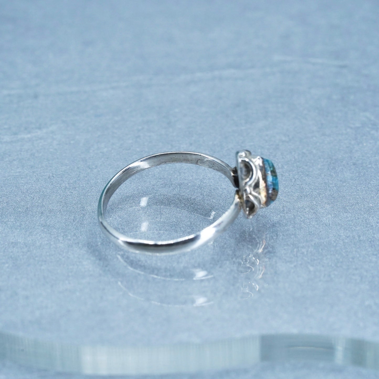 Size 8.25, Native American navajo Sterling 925 silver ring with turquoise