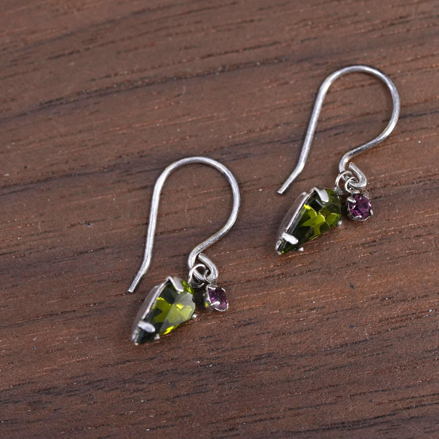 Vintage Sterling 925 silver handmade teardrop earrings with peridot