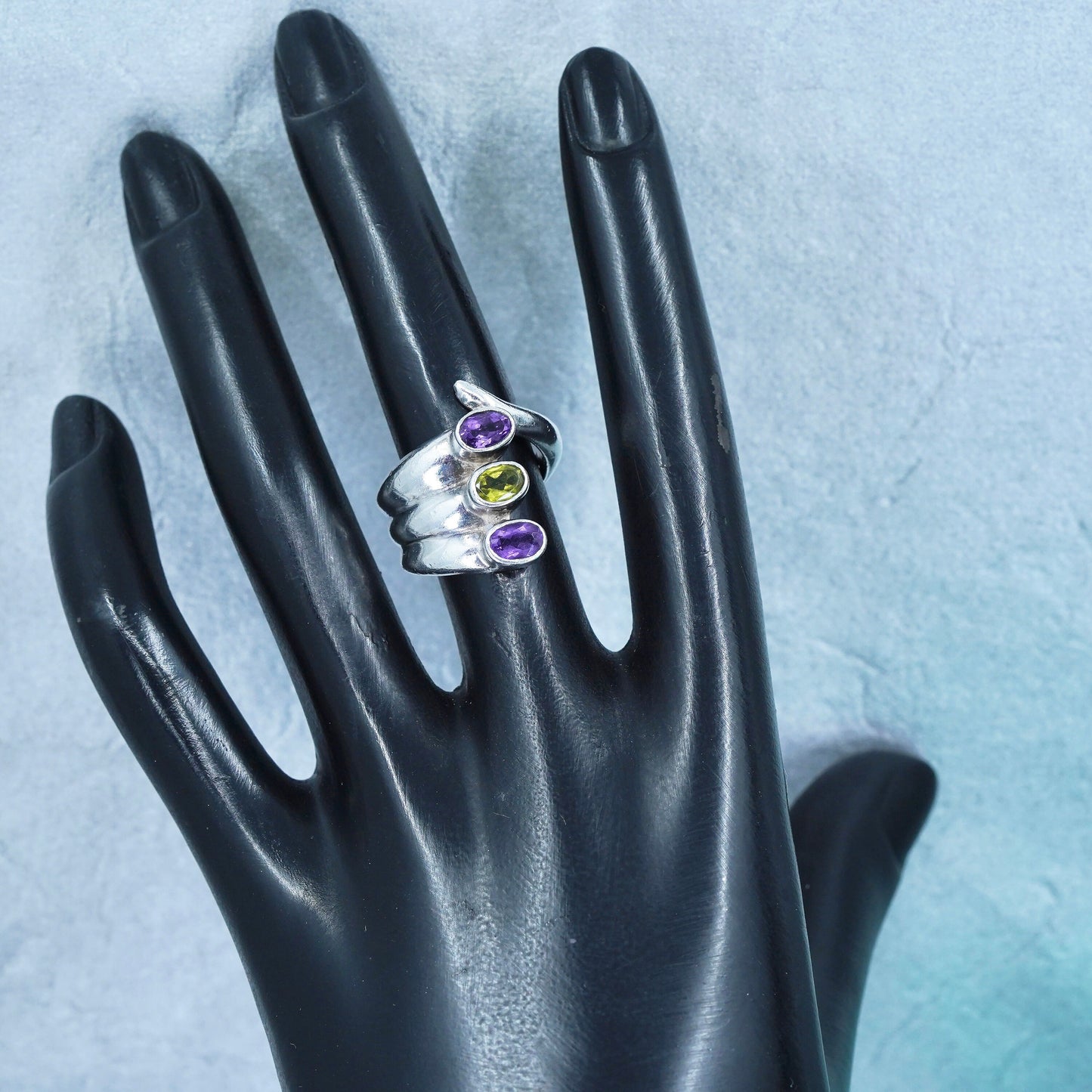Size 5.5, vintage Sterling 925 silver handmade ring with amethyst and peridot
