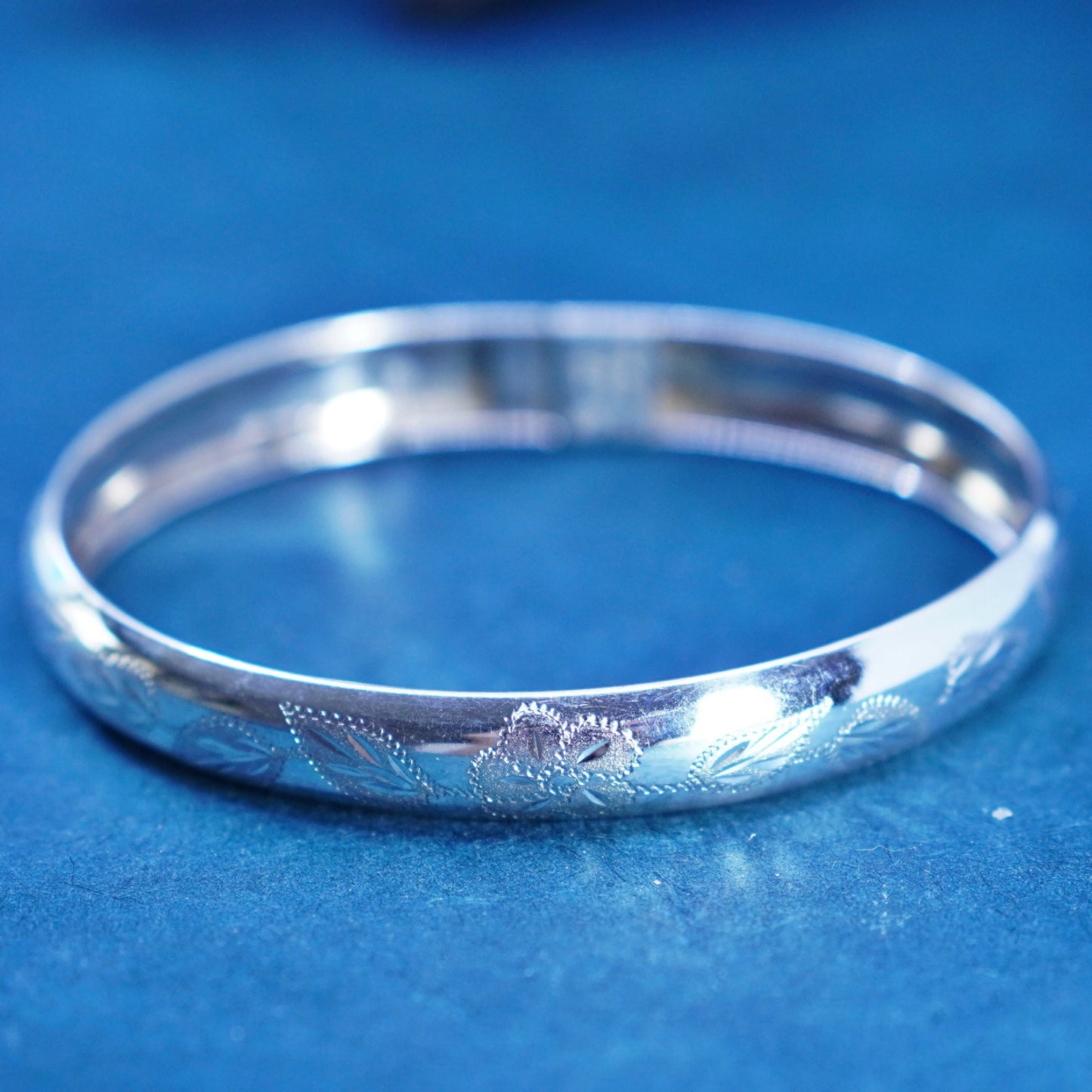 7”, Italy sterling silver handmade bracelet, 925 hinged floral textured bangle