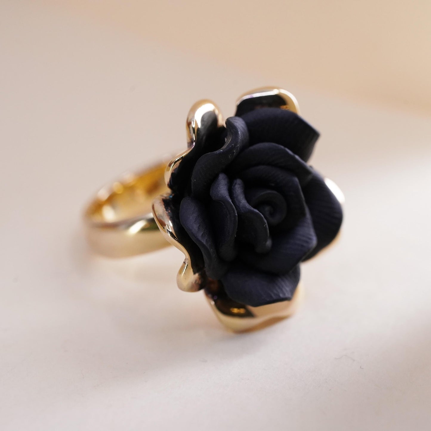 Size 6, Vermeil gold sterling silver ring, 925 silver ring black clay flower