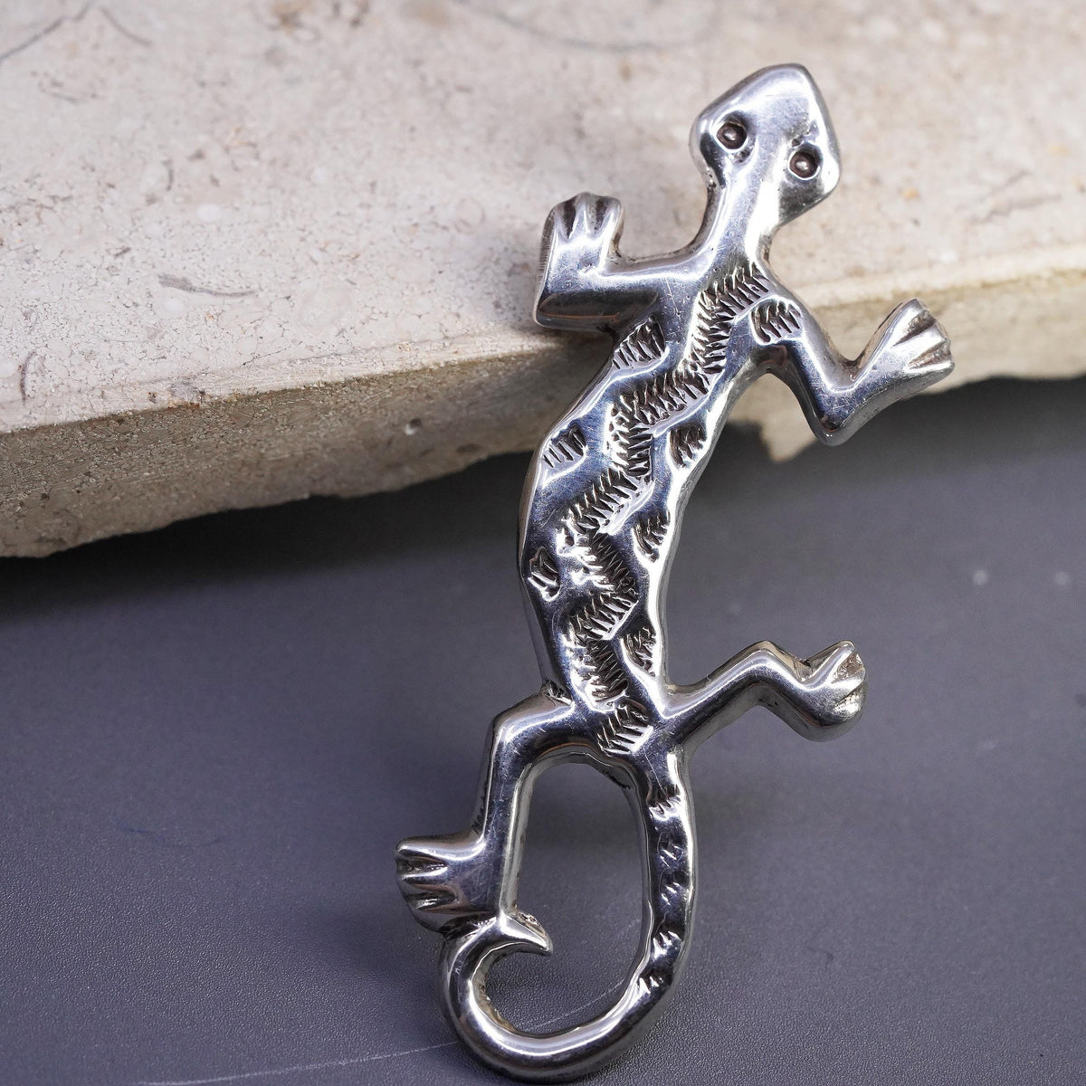 Vintages Native American sterling silver handmade brooch 925 lizard pendant pin