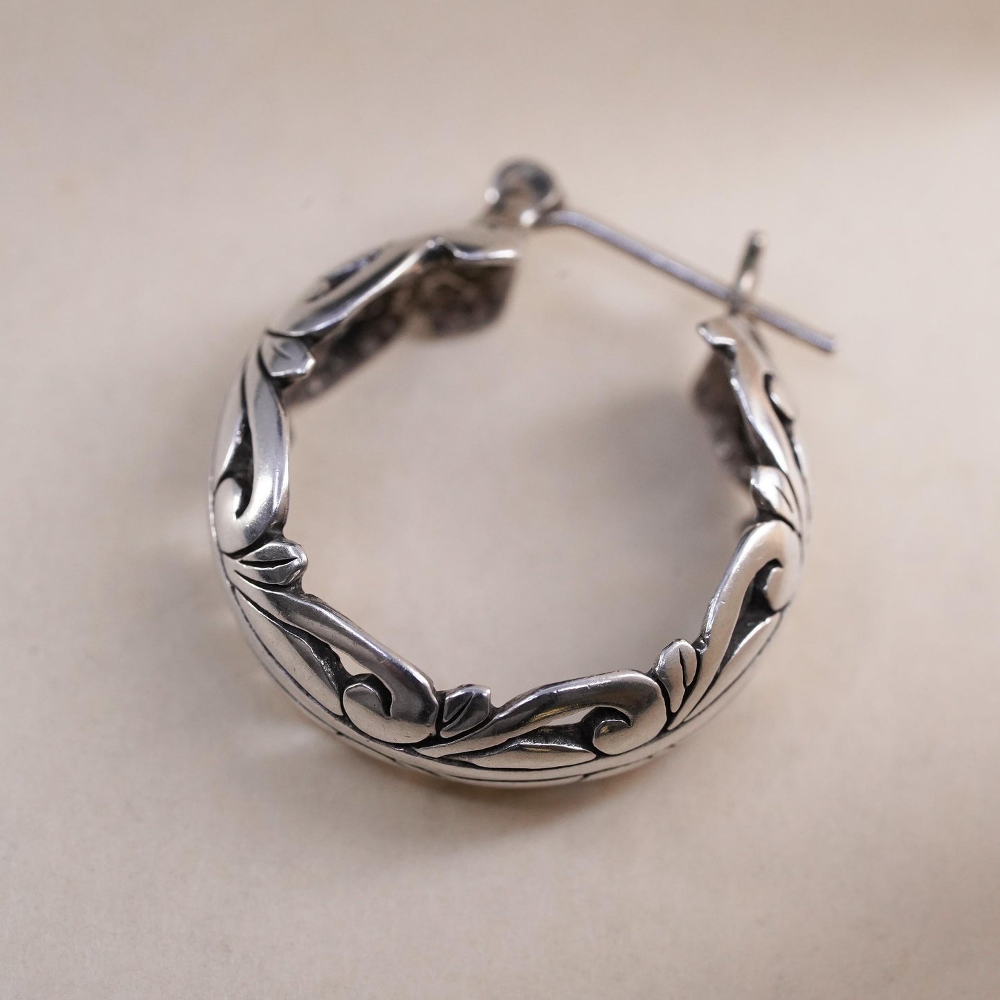 0.75”, Vintage Jezlaine sterling silver loop single earring, filigree hoop