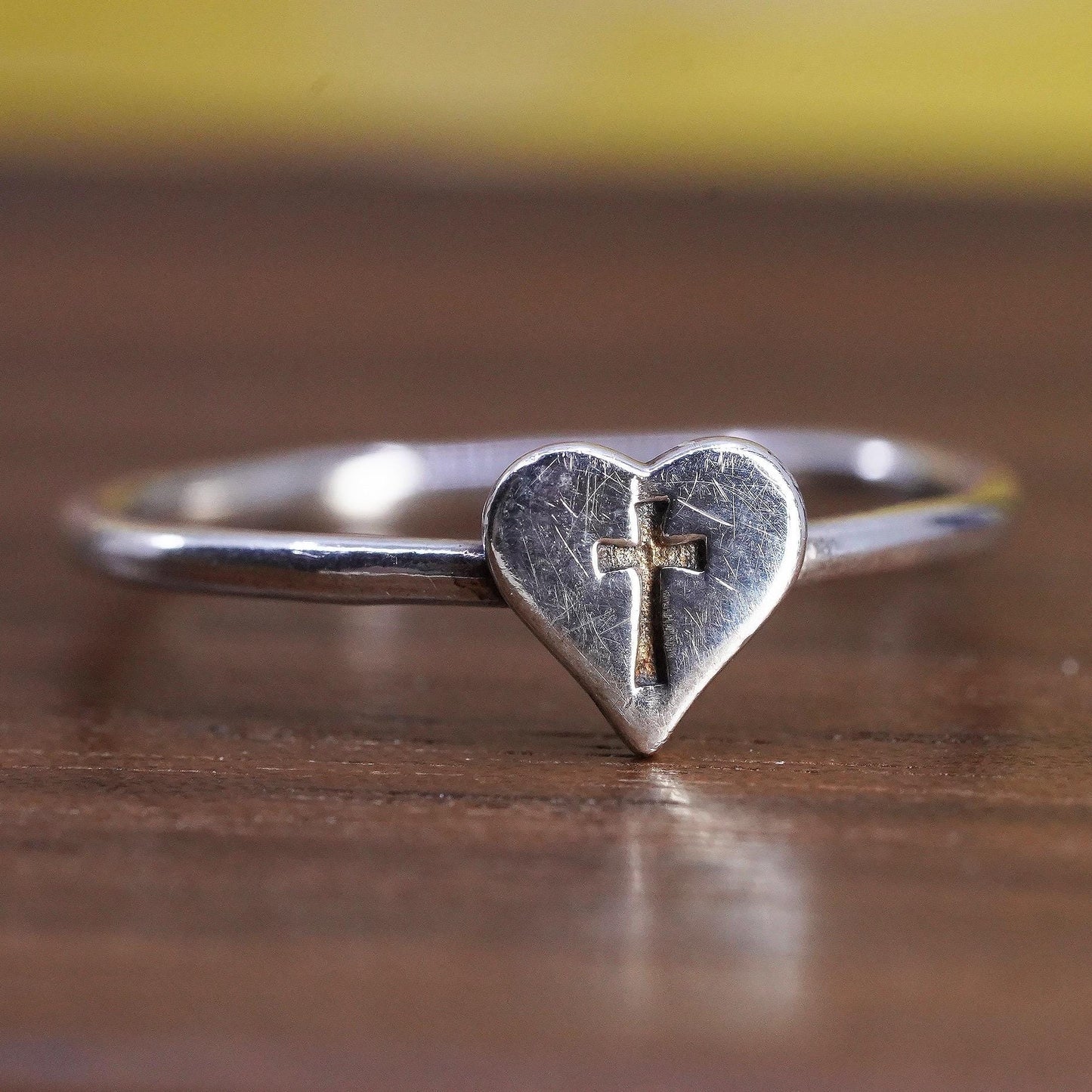 Size 5.75, VTG sterling silver handmade ring, heart 925 stackable band cross