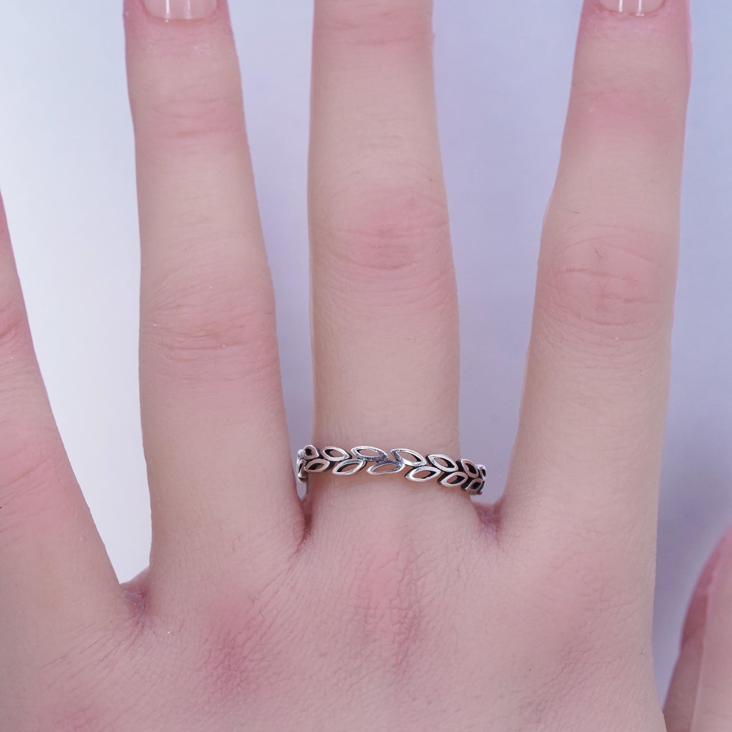 Size 10.5, vintage Sterling 925 silver handmade leaves band ring
