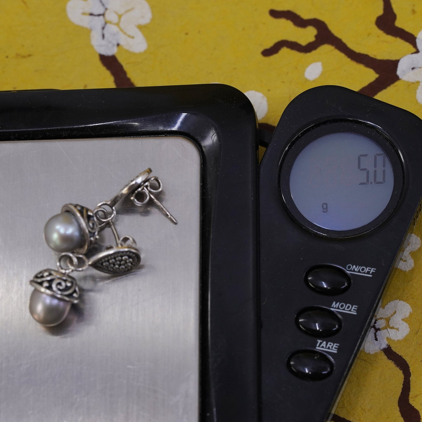 Vintage handmade sterling 925 silver Bali earrings with gray pearl