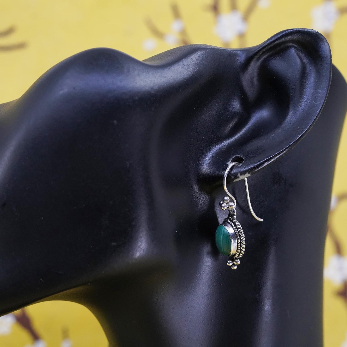 Vintage Sterling 925 silver handmade earrings with oval malachite and cable