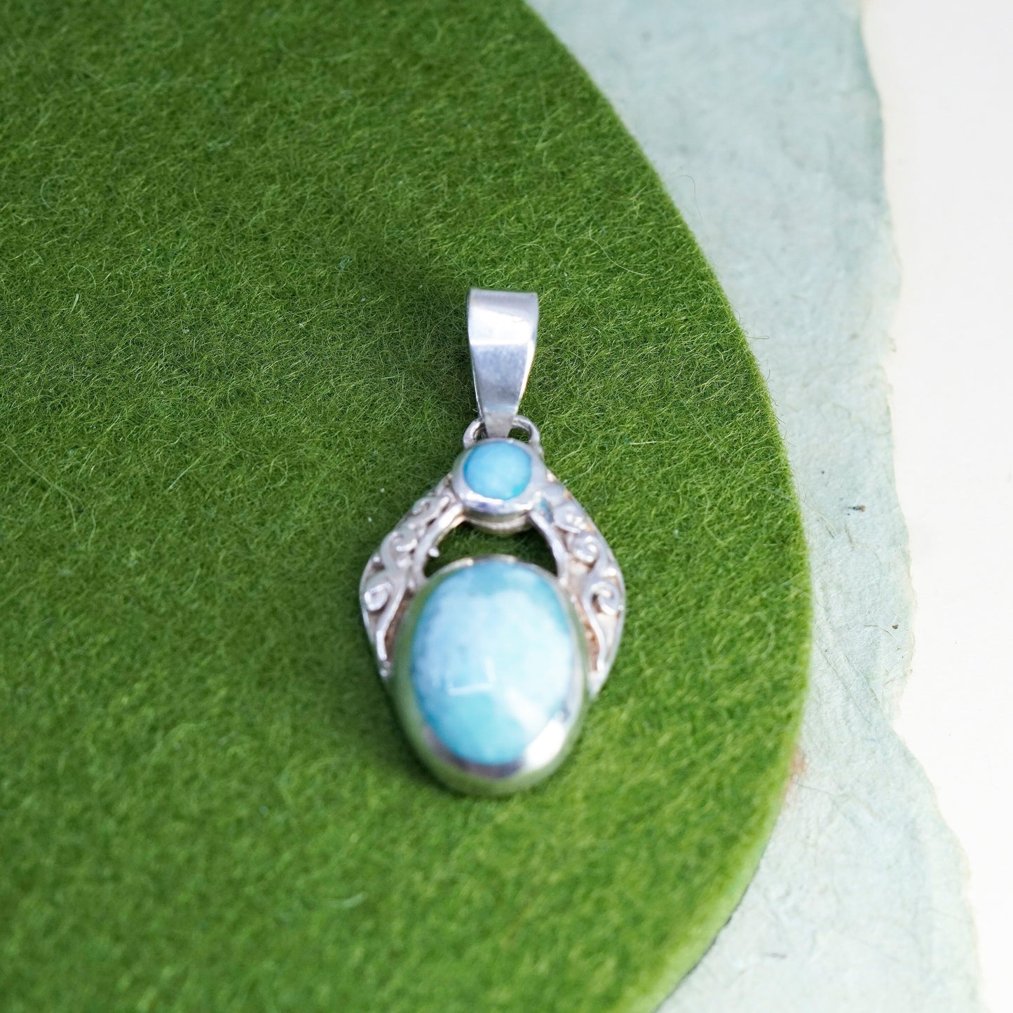Vintage sterling silver handmade pendant, with oval Larimar