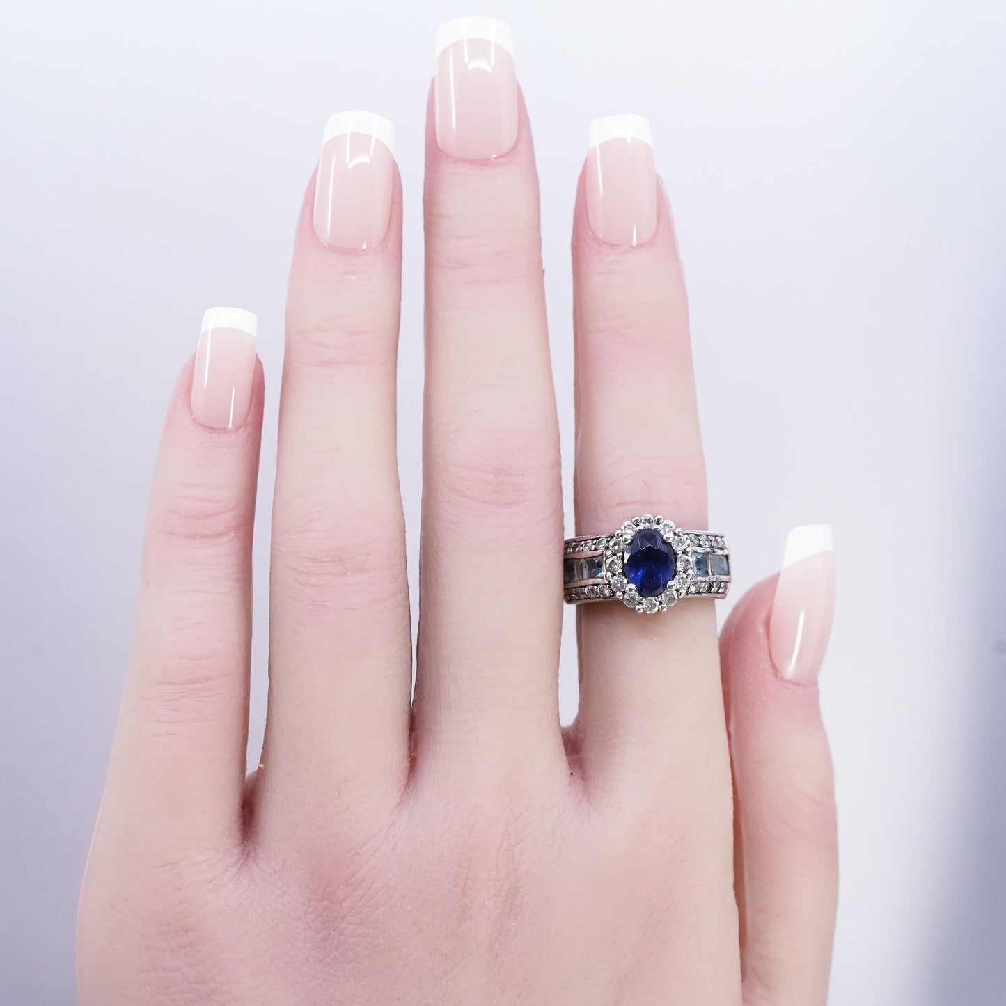 size 6, Vintage Sterling Silver Ring, 925 Ring oval blue Sapphire glass cz