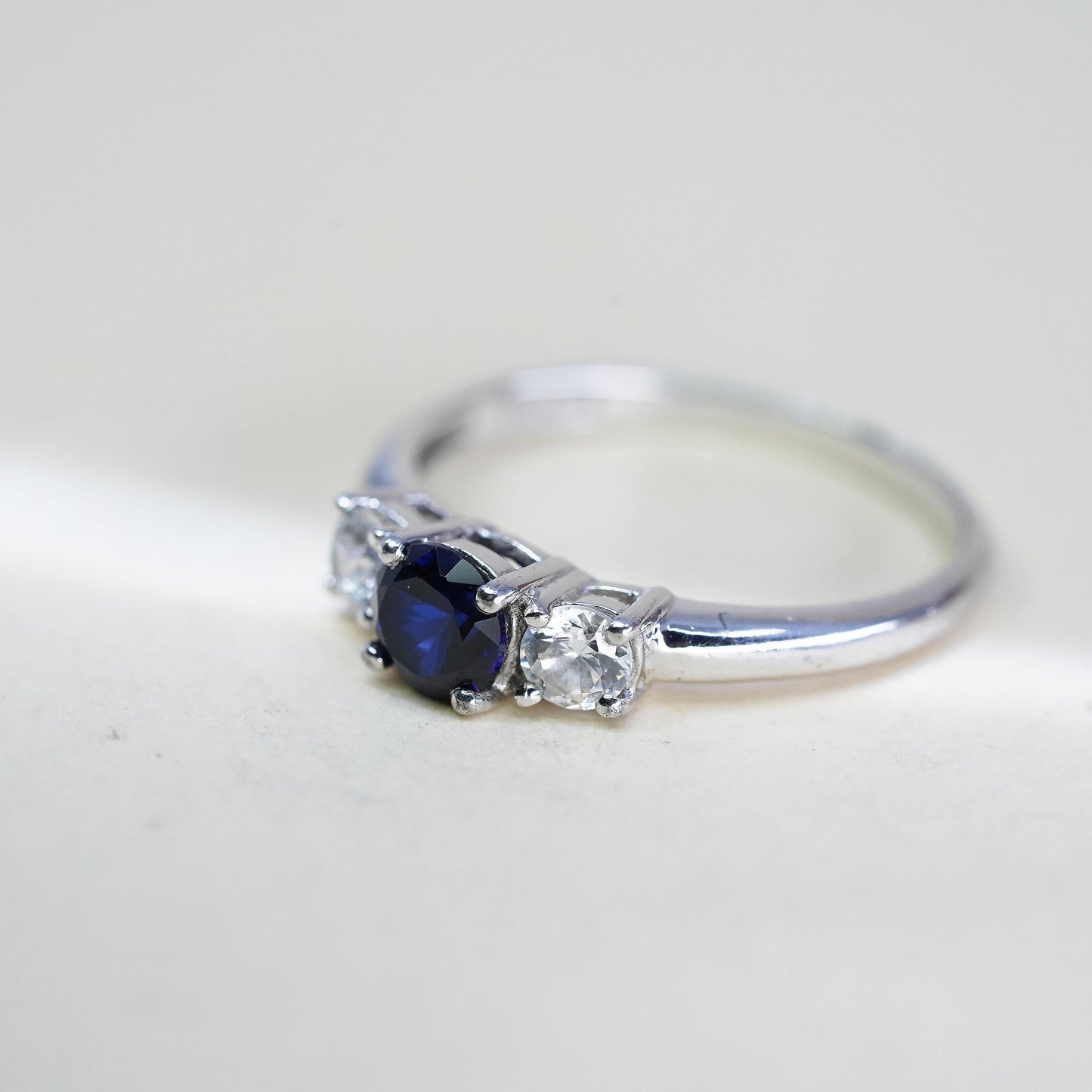 Size 7.25, Vintage Stauer Sterling Silver 925 stackable Band Ring sapphire cz