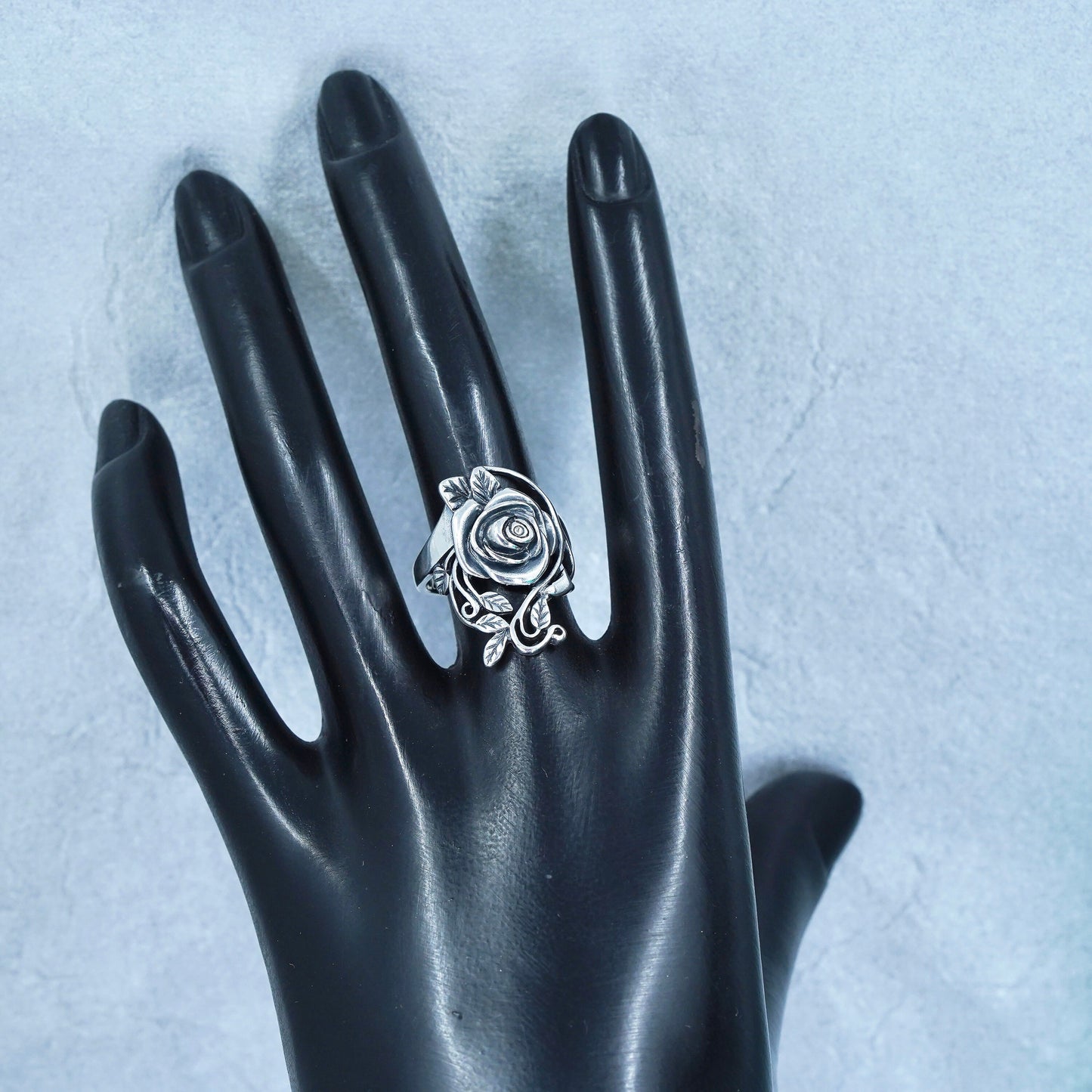 Size 7, vtg southwestern Sterling 925 silver handmade ring, flower band and Cz