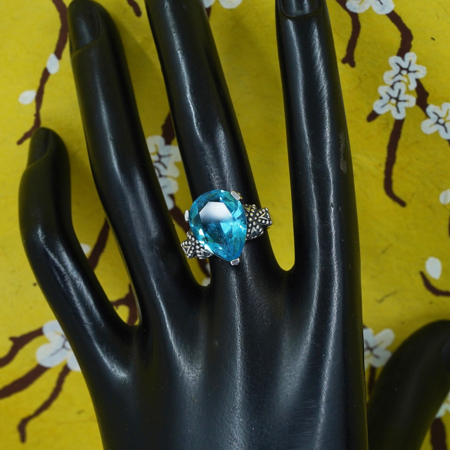 Size 7, vintage Sterling 925 silver statement ring with teardrop blue topaz