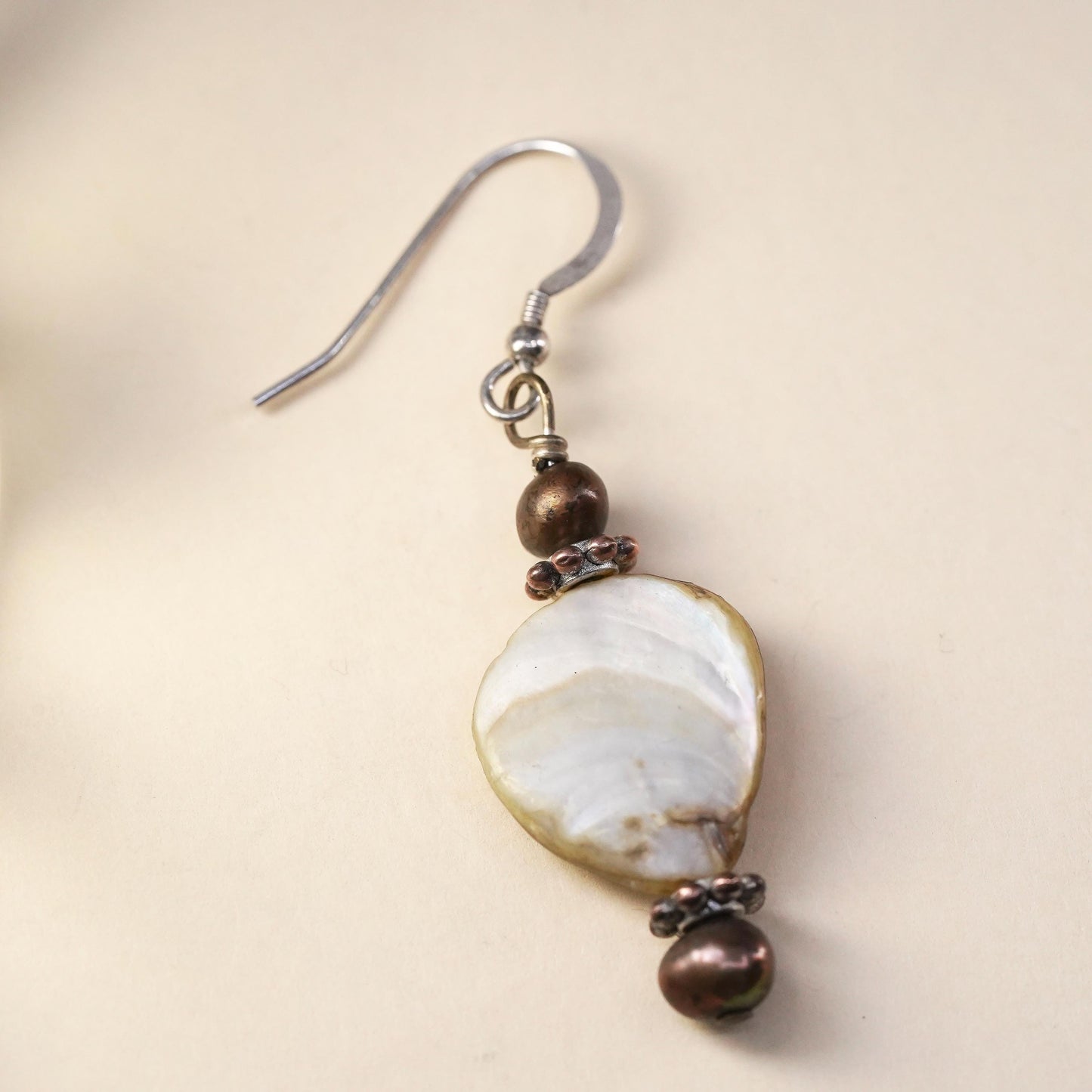 Vintage sterling 925 silver handmade single earring with mother of pearl pearl