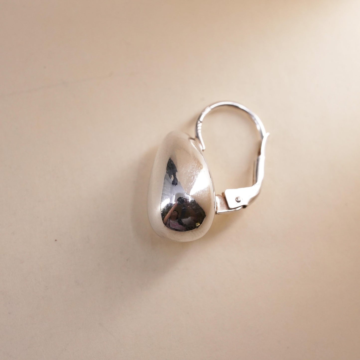 vintage modernist sterling silver 925 single teardrop earring with lever back