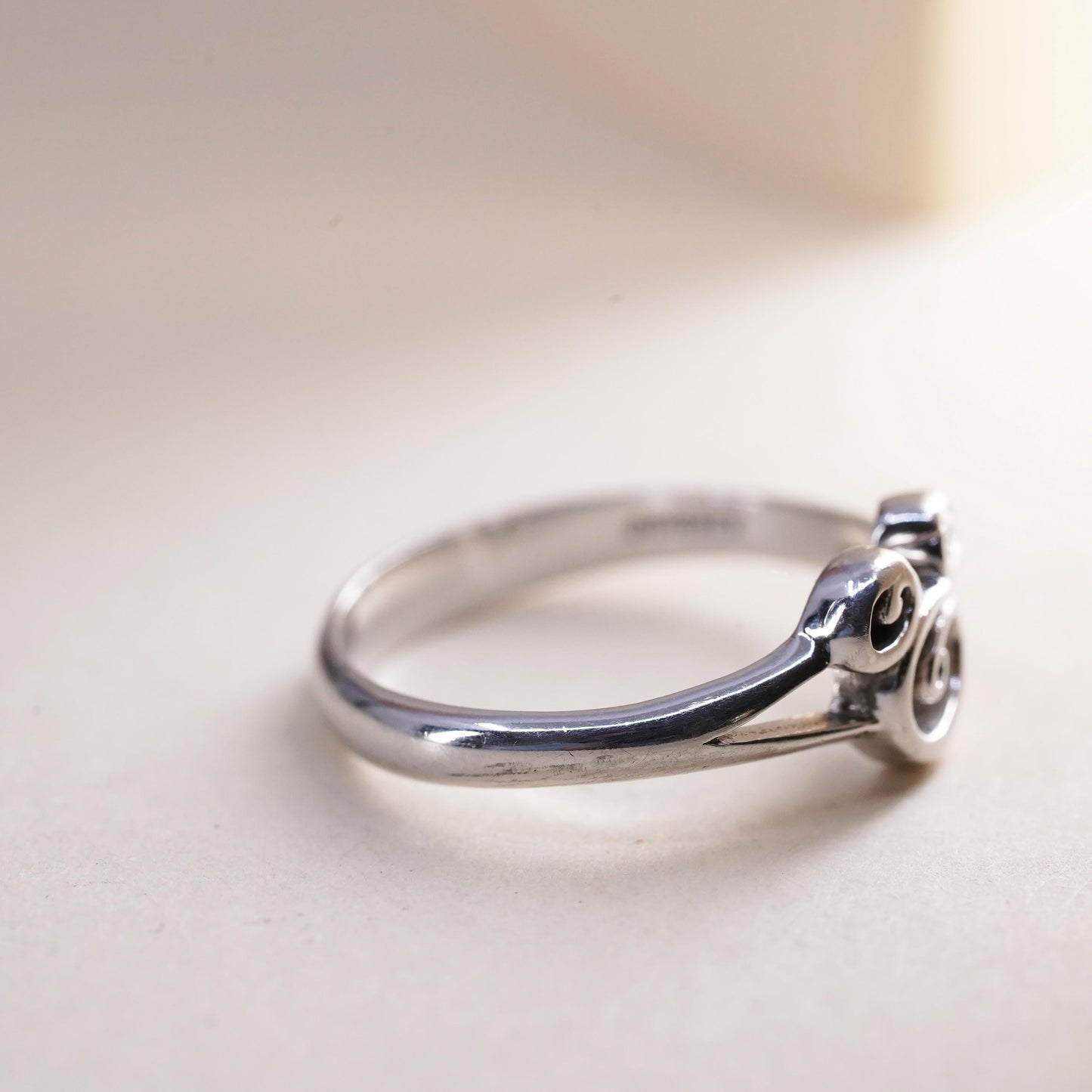 Size 4, Disney Mickey Mouse sterling silver ring, wrap band