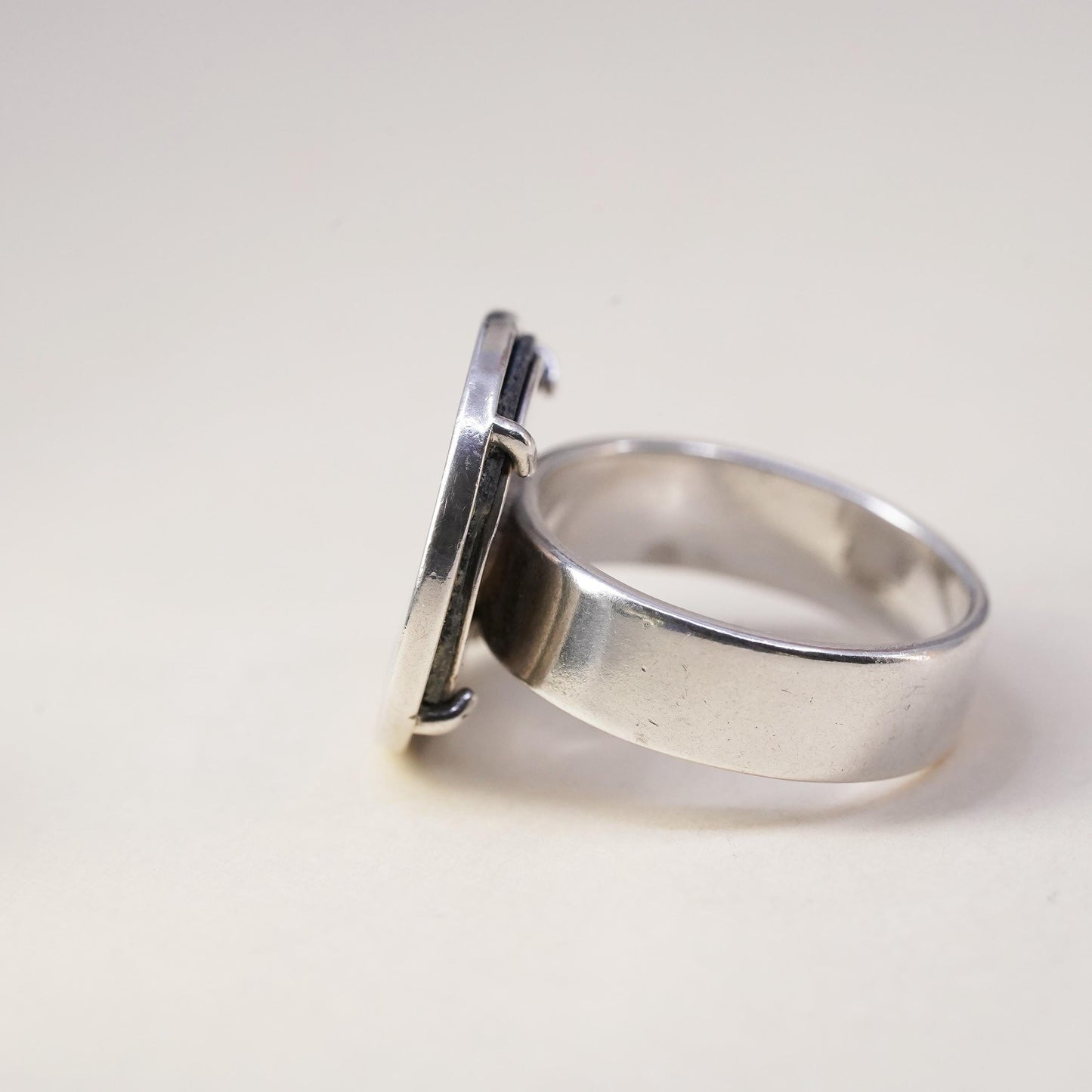 Size 6.5, VTG modern sterling silver handmade ring, 925 statement circle band