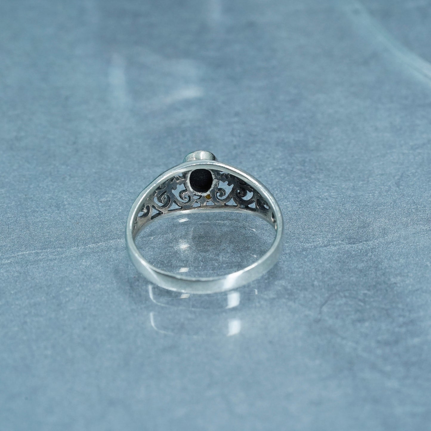 Size 9, vintage Sterling 925 silver handmade filigree ring with onyx