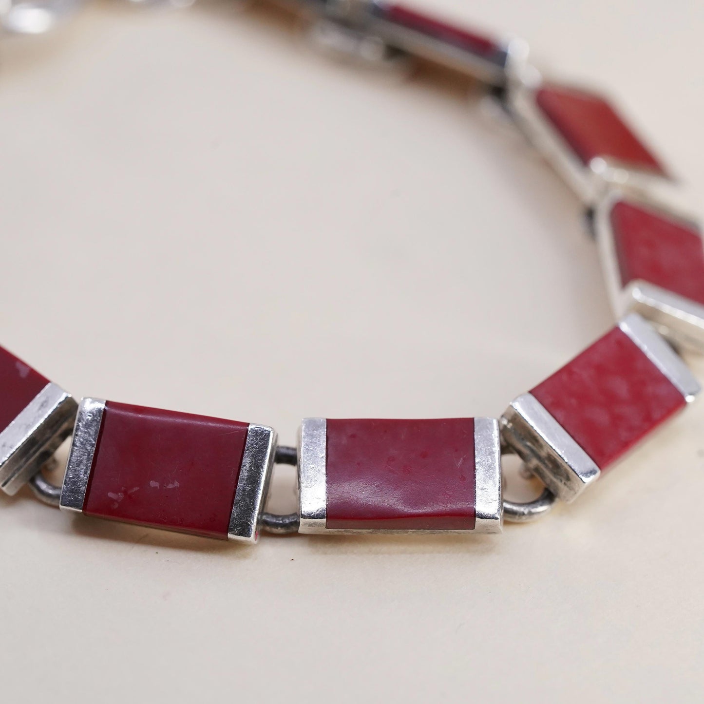 7", Vintage southwestern Sterling 925 silver tennis bracelet w/ red onyx inlay