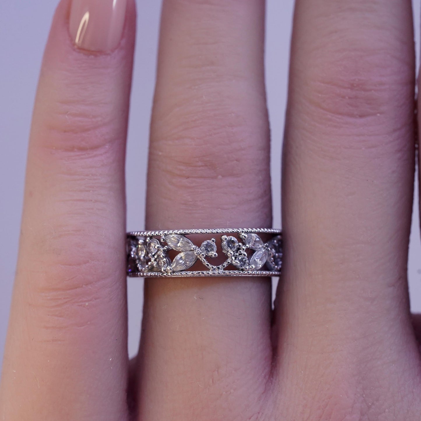 Size 7.25, sterling silver ring with cluster Cz, band, perfect gift Christmas