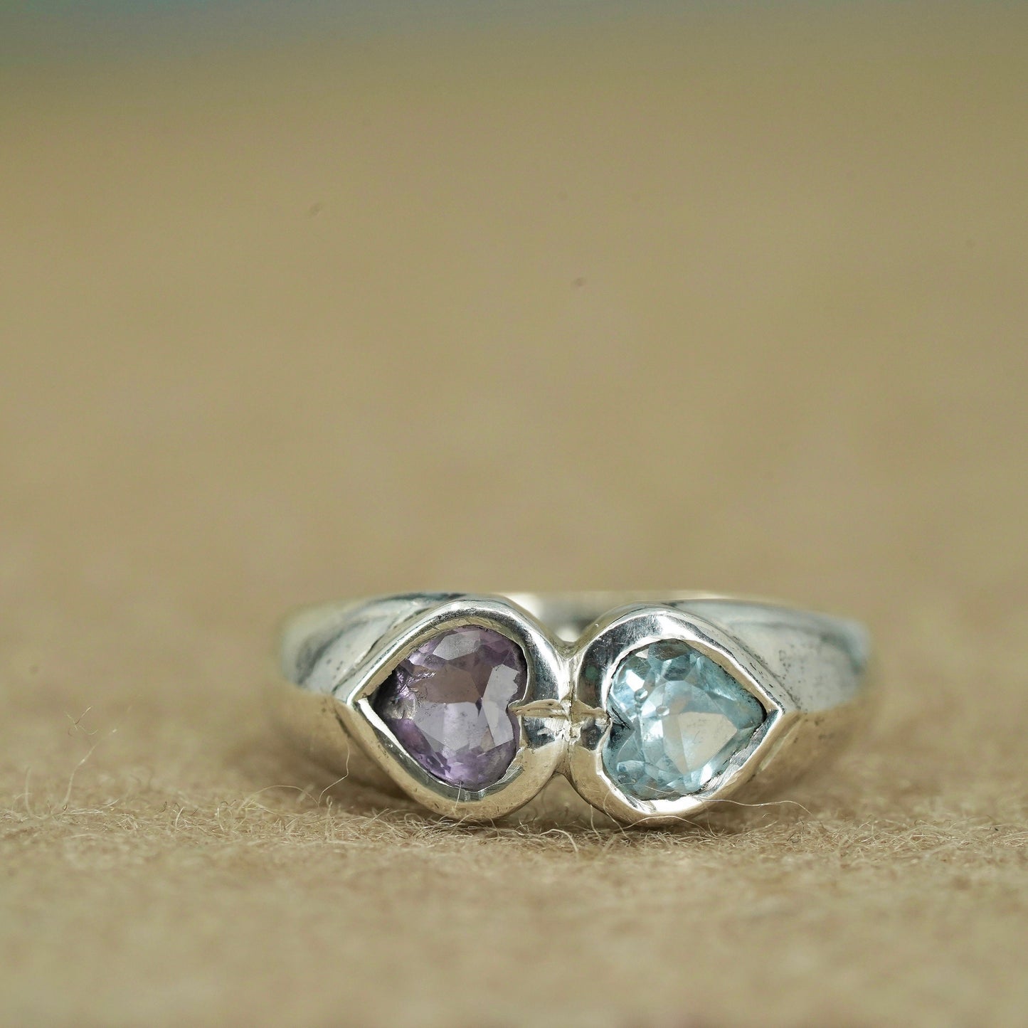 Size 7, vintage southwestern Sterling 925 silver ring, heart amethyst topaz