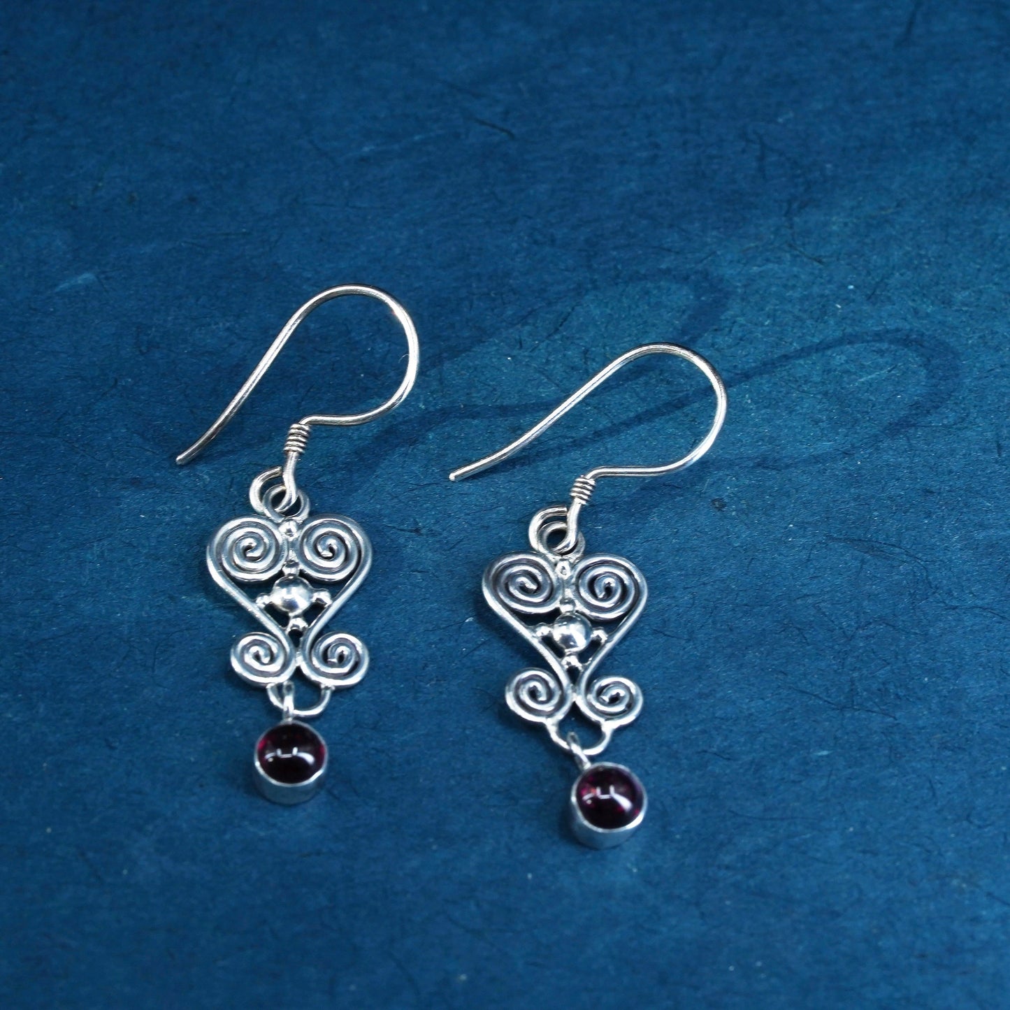 Vintage Sterling Silver handmade Earrings. 925 swirl dangles with garnet