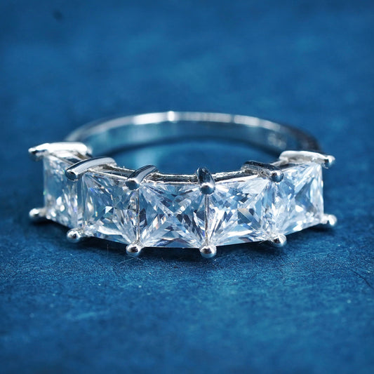 Size 7, vintage Sterling silver engagement ring, 925 band with clear cz inlay