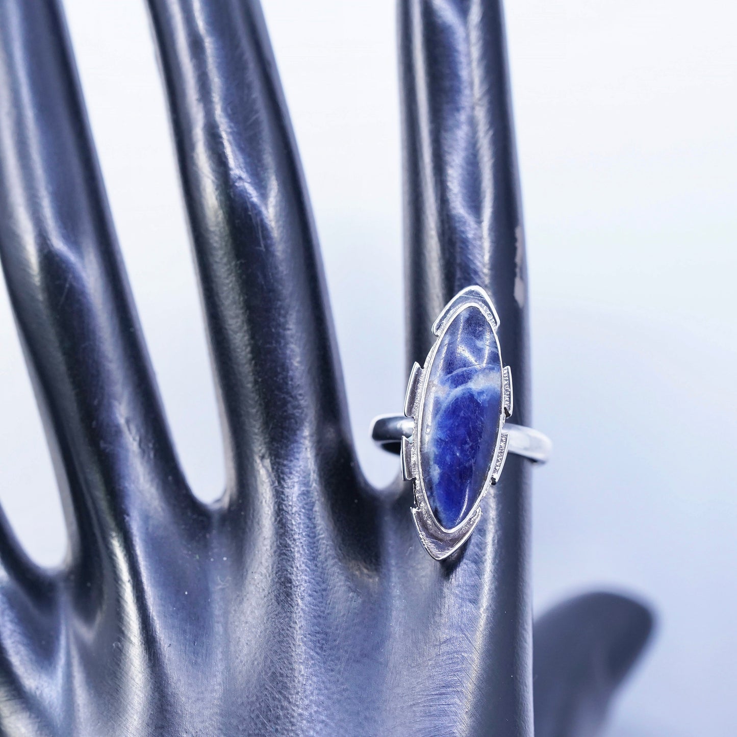 Size 8, vintage taxco Come Sterling 925 silver handmade ring with sodalite