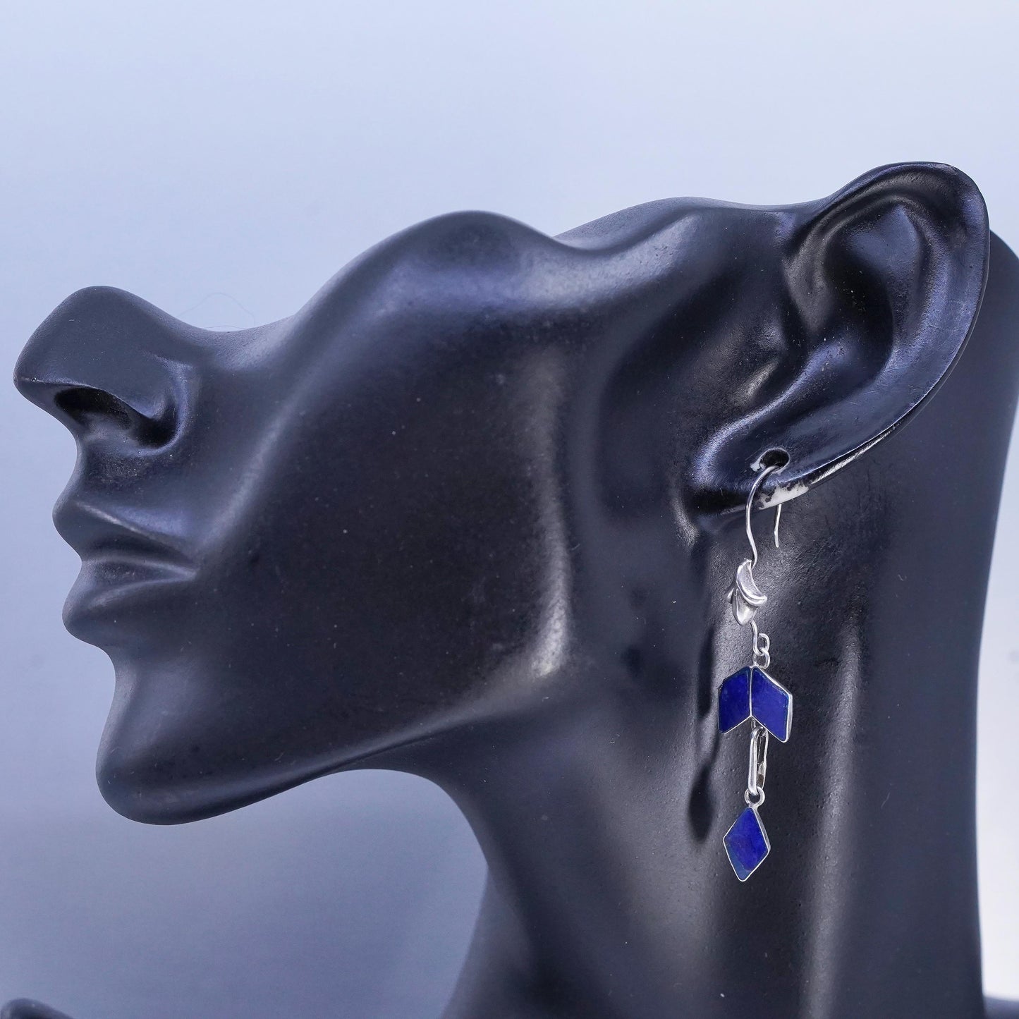 Vintage Native American Sterling 925 silver handmade earrings with lapis lazuli