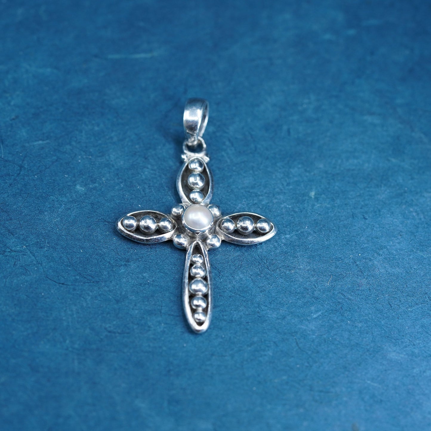 Vintage Silpada Sterling Silver 925 handmade Cross Pendant w/ Pearl Center S0971
