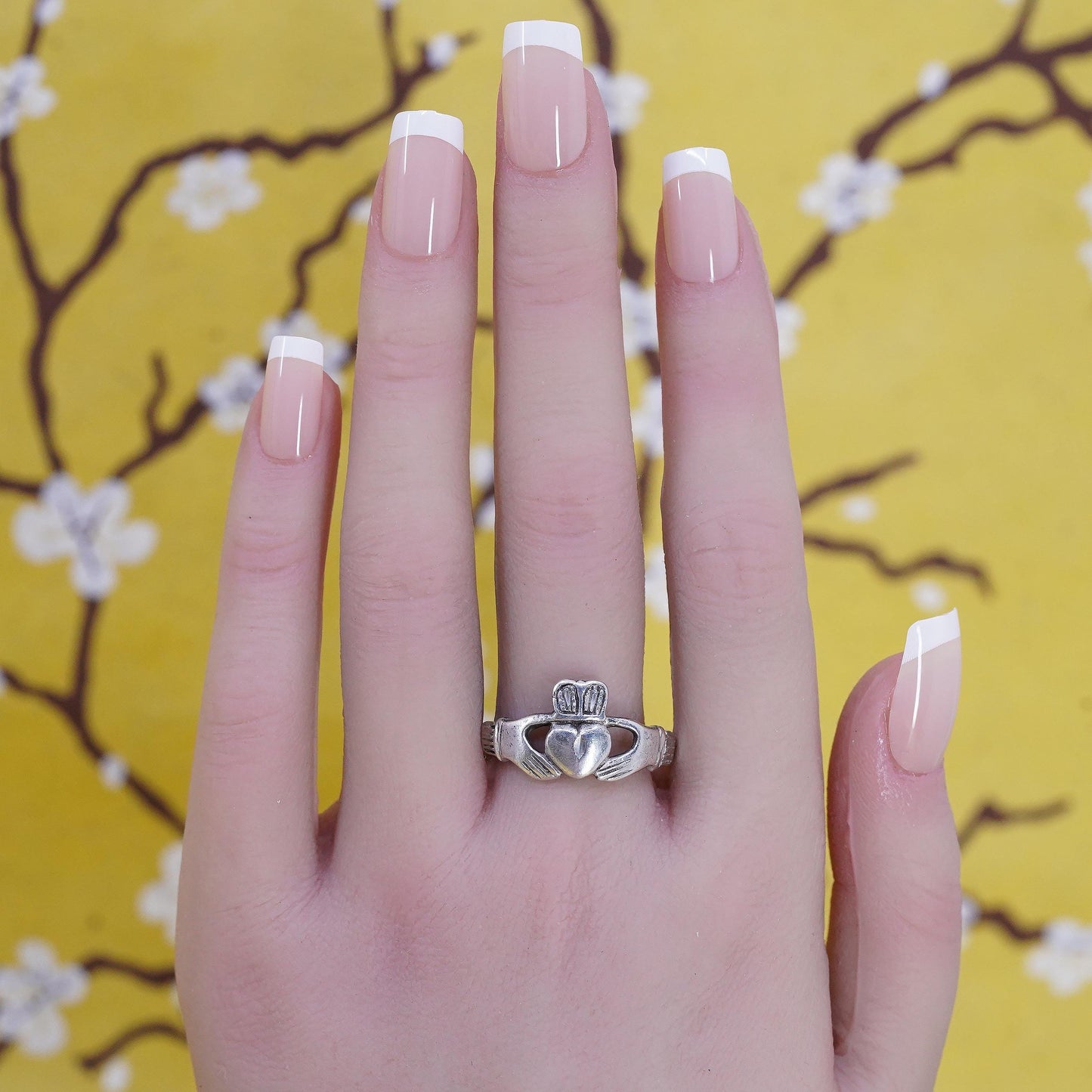 Size 11.5, Shube sterling silver claddagh ring, holding heart 925 silver band