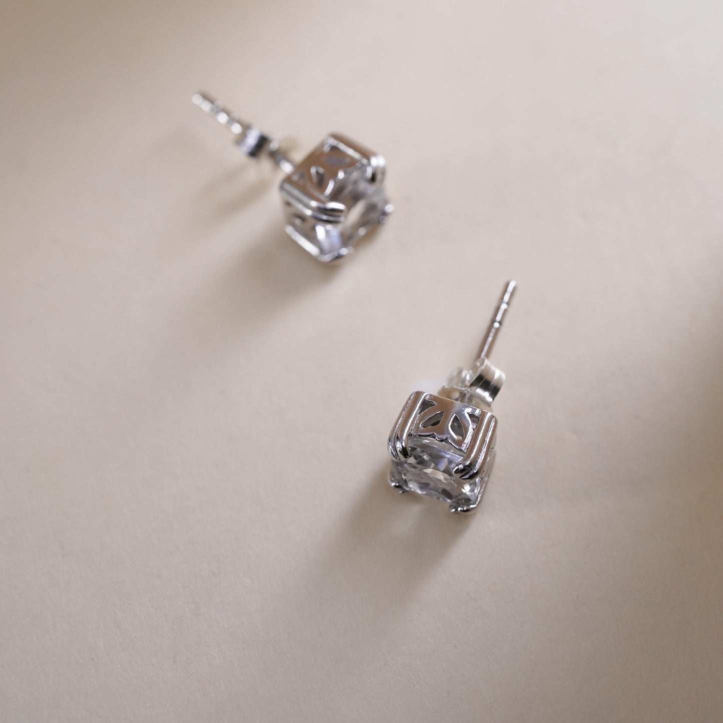 vintage Sterling 925 silver studs earrings with clear crystal